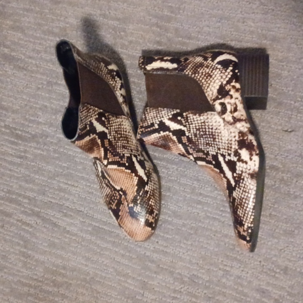 New Alex Marie Pull On Brown  Snake Print Leather Booties SZ 6.5